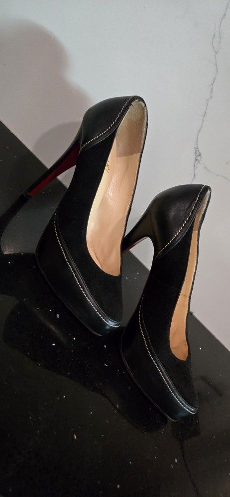 Woman Authentic Shoes 8.5sz