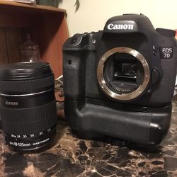 Canon 7D w/ 18-135 zoom lens & dual battery grip $900 OBO