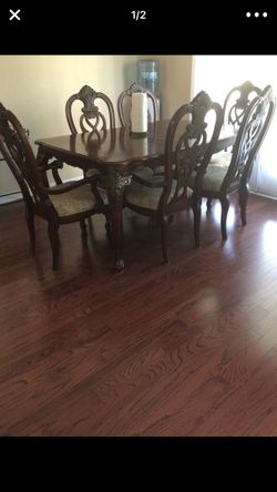 Dinner table with leaf