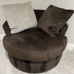 Oversized Swivel Chair w/ Matching Ottoman