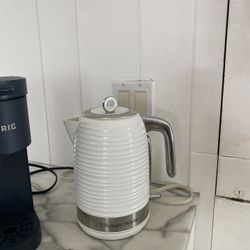 Electric Kettle Russel Hobbs
