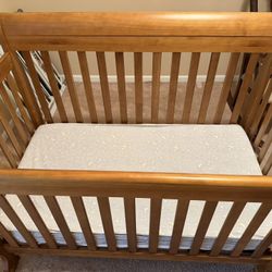 Baby Crib /Toddler Bed Mattress Included