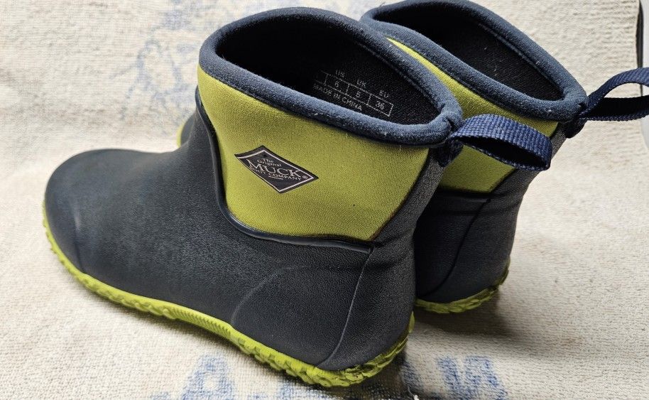 Teen sz 6 Boots