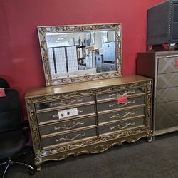 8 Drawer Dresser  Anti Gold Finish 