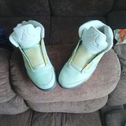 Air Jordan 5 Retro Jade Horizon  size 10 