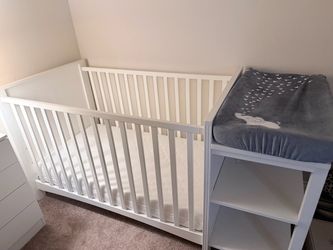 Crib w/ newton mattress