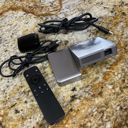 Pocket Projector Miroir M200A with Remote and Cords 