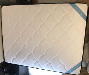 *NEW! DreamCloud Premier Queen Size Hybrid Mattress with Platform Bed Frame!