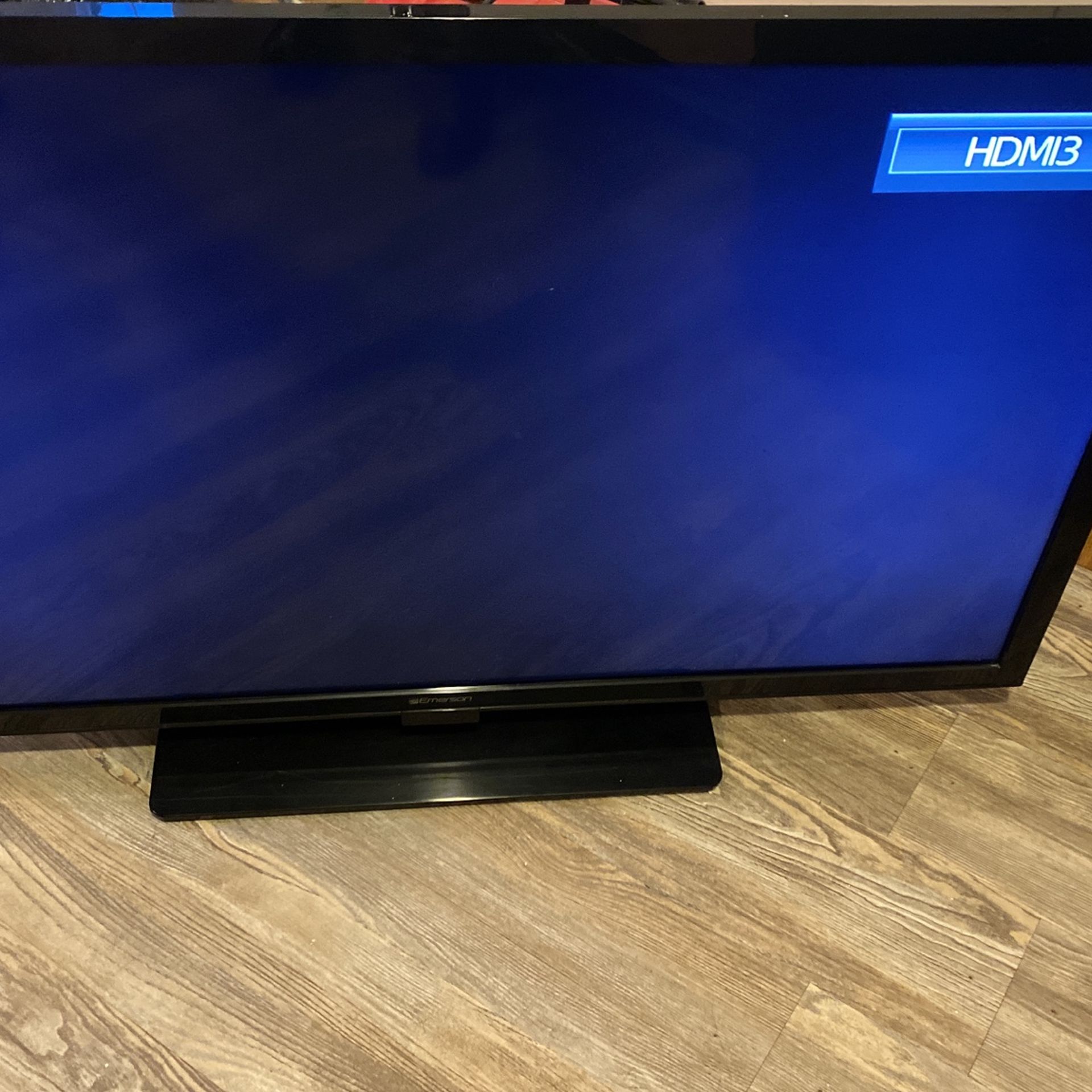 Flat Tv - Emerson