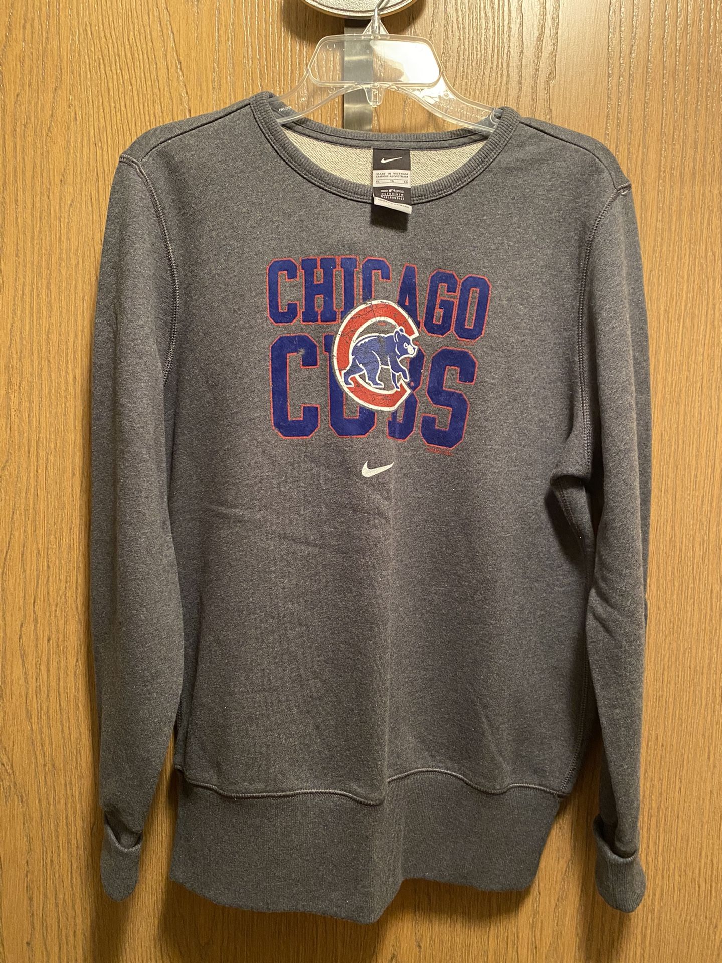 Women’s  Nike  XL Cubs  Sweatshirt 