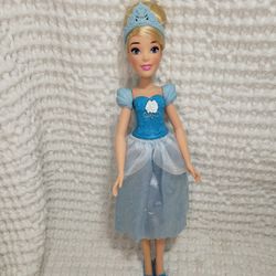 Disney princess Cinderella doll 11" tall . 