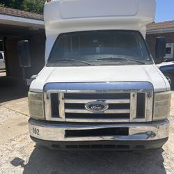 2009 Ford E-350