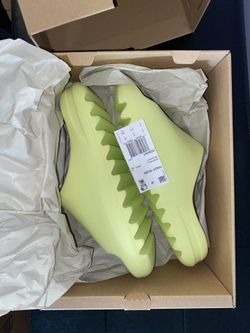 Yeezy Slide Glow Green