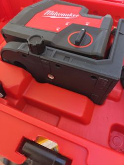 Milwaukee
100 ft. REDLITHIUM Lithium-Ion USB Green Rechargeable Cross Line Laser Level with Charger STORE PRICE $299