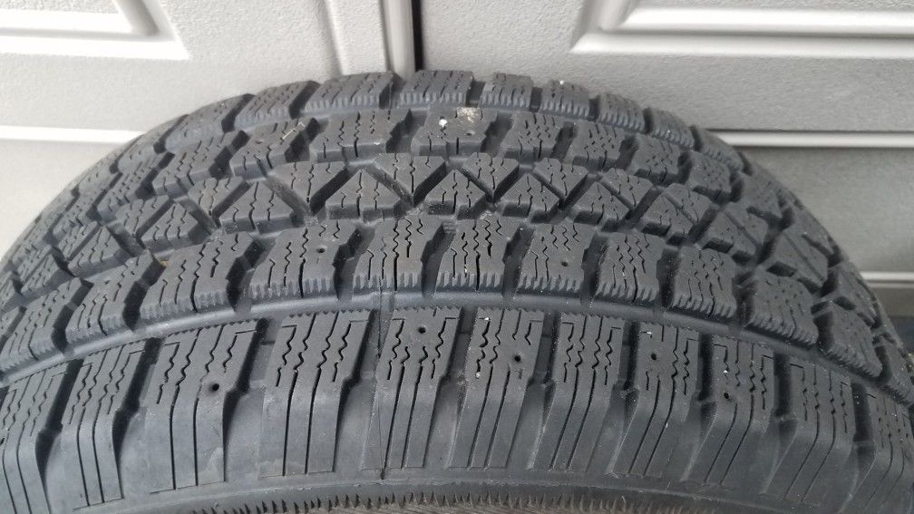 215-r55-16 Winter Tires In Excellent Condition