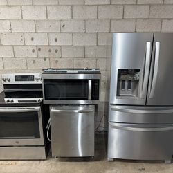 VERY NICE STAINLESS STEEL KITCHEN APPLIANCE SET LIKE NEW  