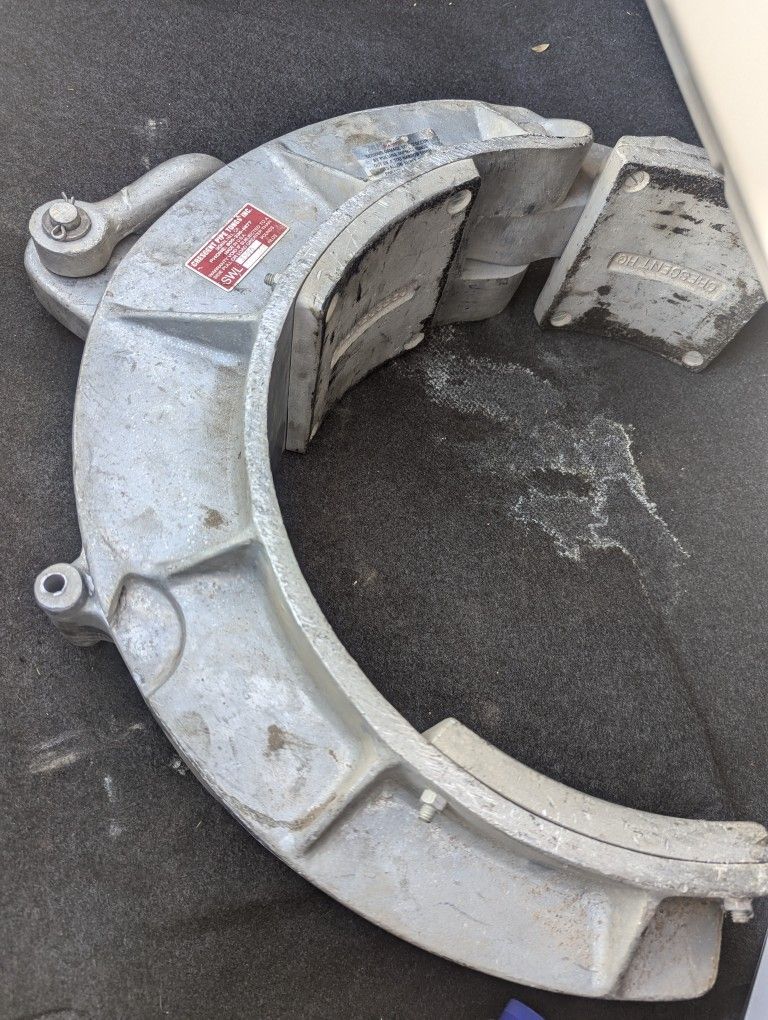 Crescent Pipe Tongs