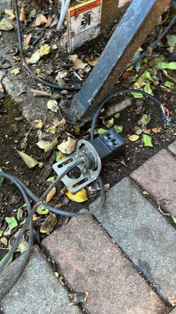 Electric gate stops halfway or won’t close? Same-day help for motor