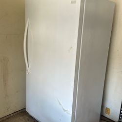 Frigidaire Refrigerator 