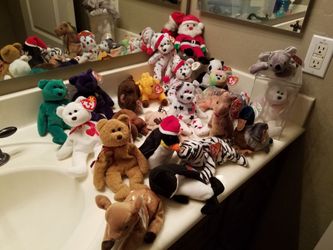 Beanie babies collection with some rare ones