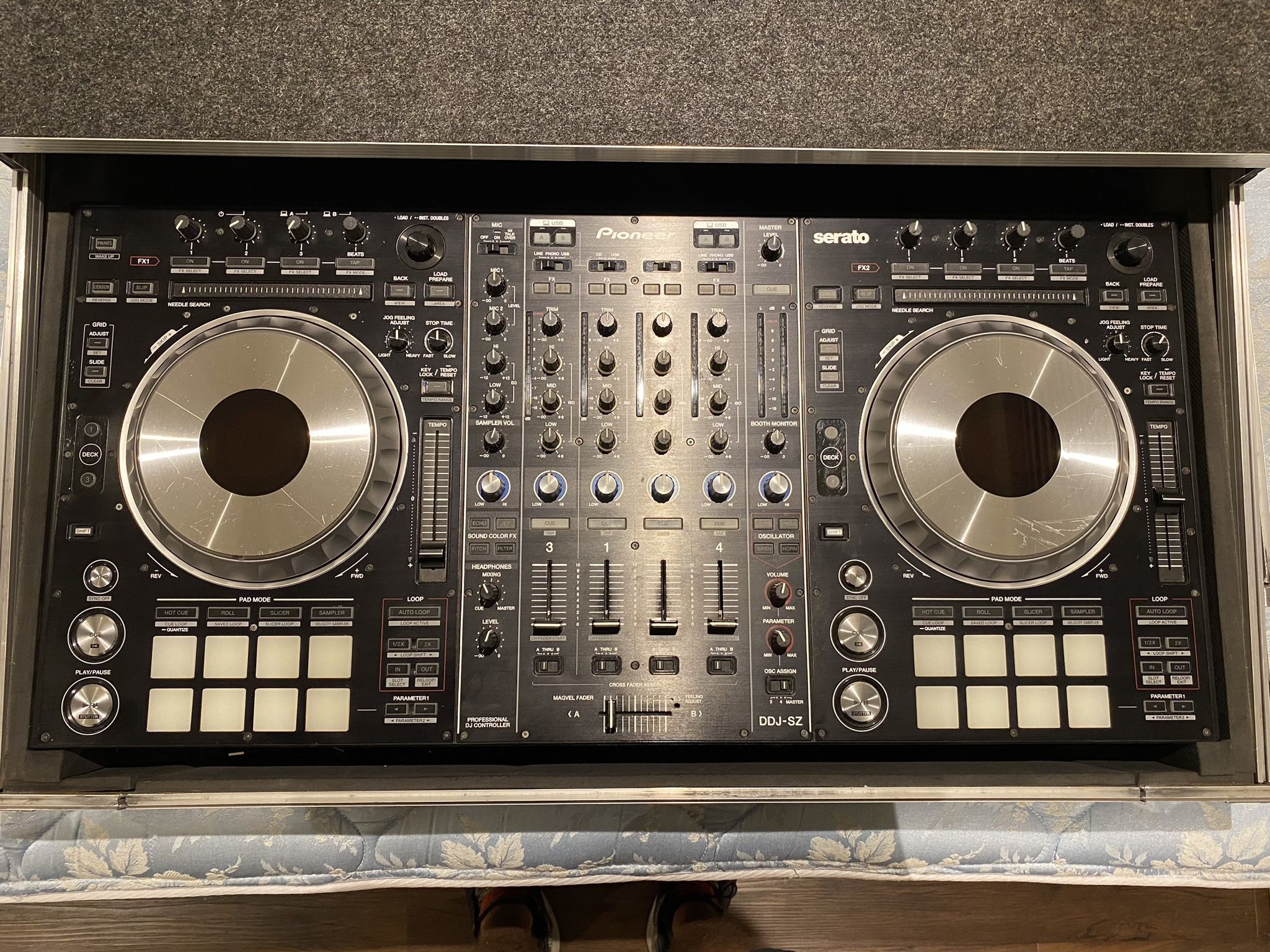 Pioneer DJ DDJ-SZ Controller w/ Gliding Road Case