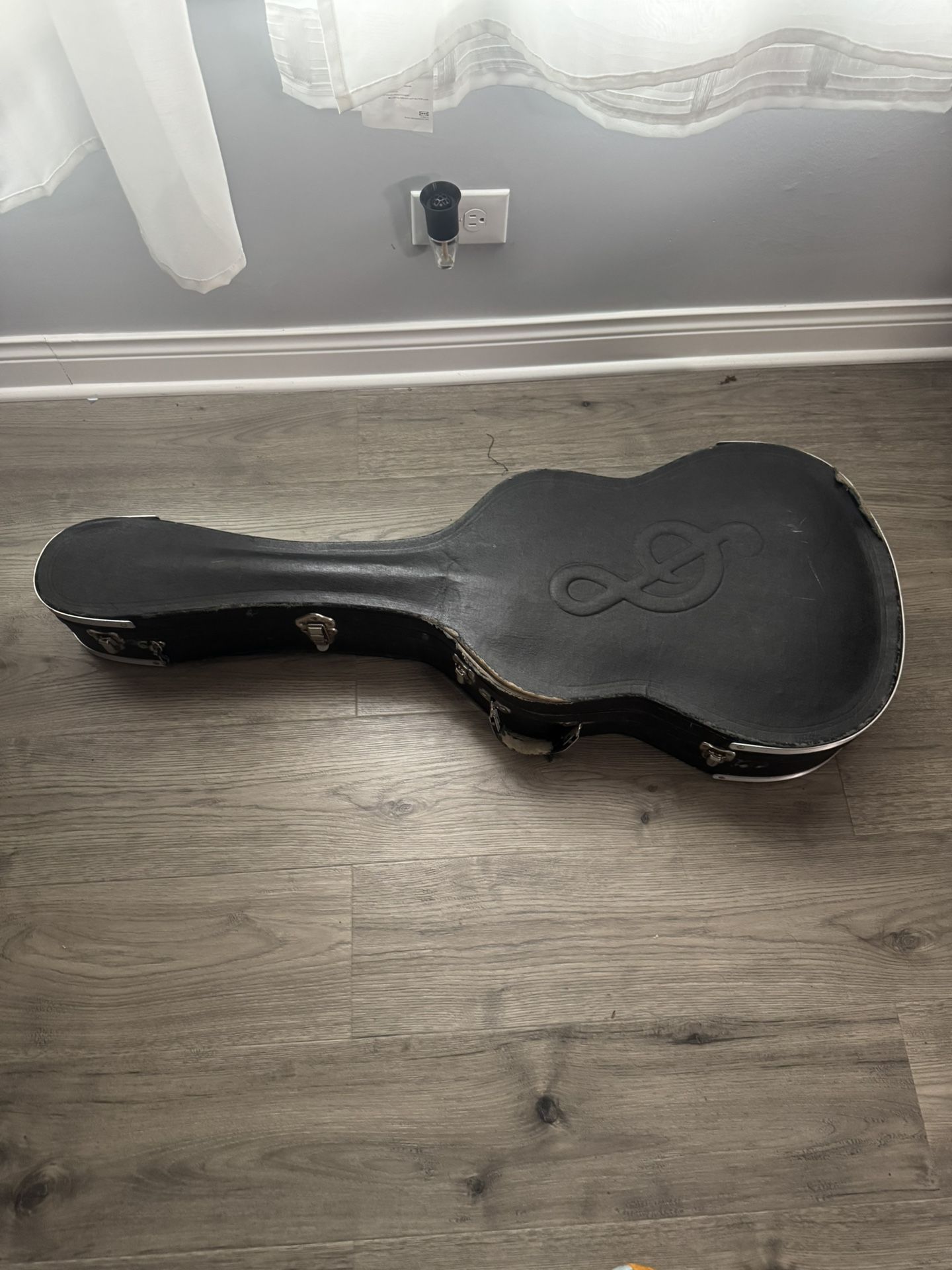 Acoustic/Electric Guitar