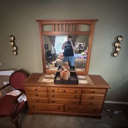 Bedroom Furniture Set 