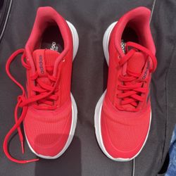 ADIDAS tennis Shoes Woman. Size 7.5