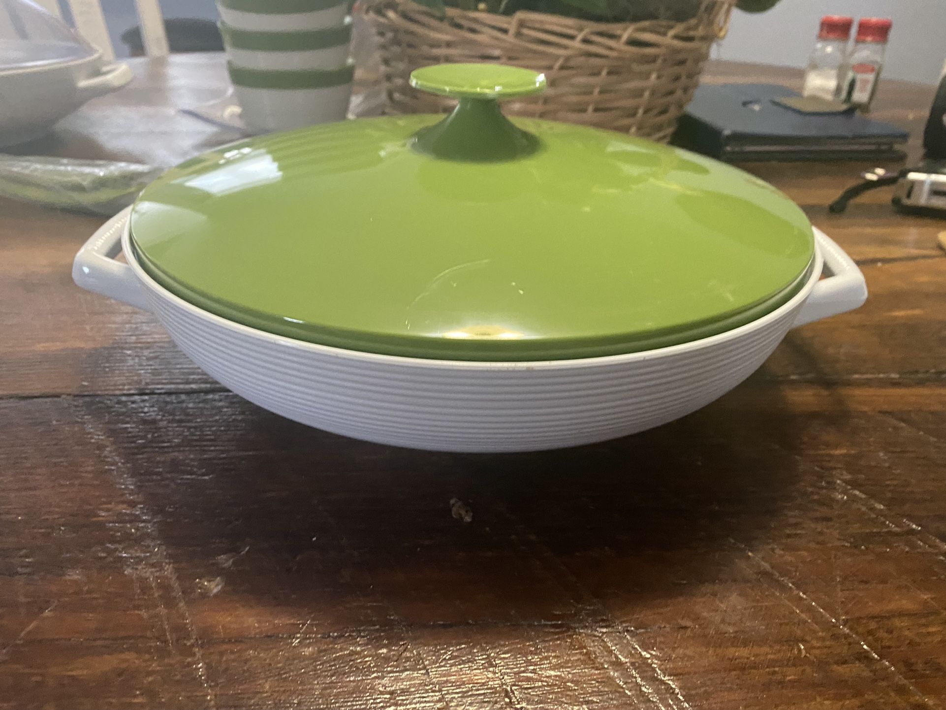  RAFFIAWARE THERMO-TEMP COVERED SERVING BOWL MALLORY RANDALL green lid White Bowl.  10 1/3” diameter and 5” tall to top of lid