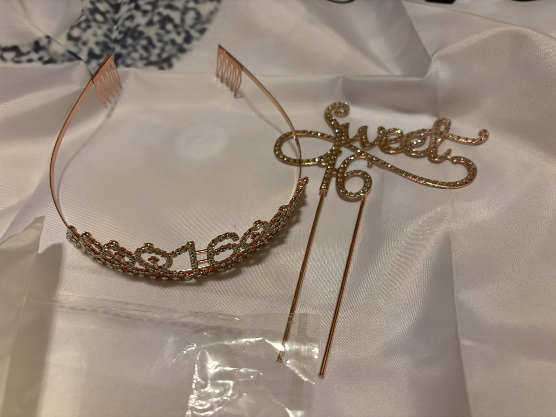 Free - Sweet 16 Tiara, Cake Topper And Banner