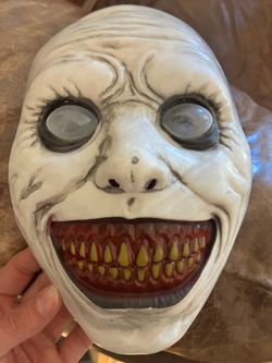 Scary Smiling Halloween Mask