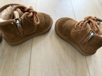 Kids Ugg Boots Size 7 Toddler 