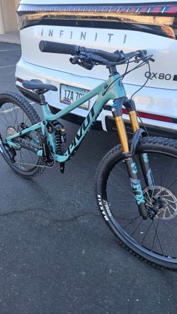 Pivot mountain bike