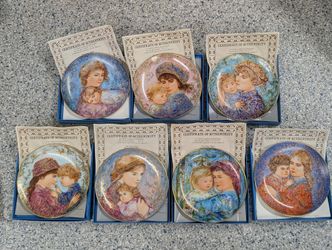 Vintage Knowles Set of 7 Hibel  Mother's Day Plates with original boxes 
