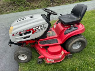 Husky Supreme Riding Mower 25hp w/50” Cut. Runs And Mows Good.