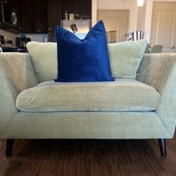 Oversized Chair With Ottoman
