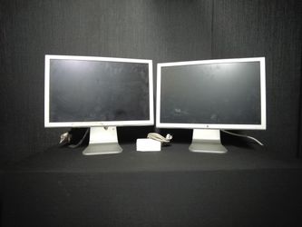 2 Apple Cinema Display