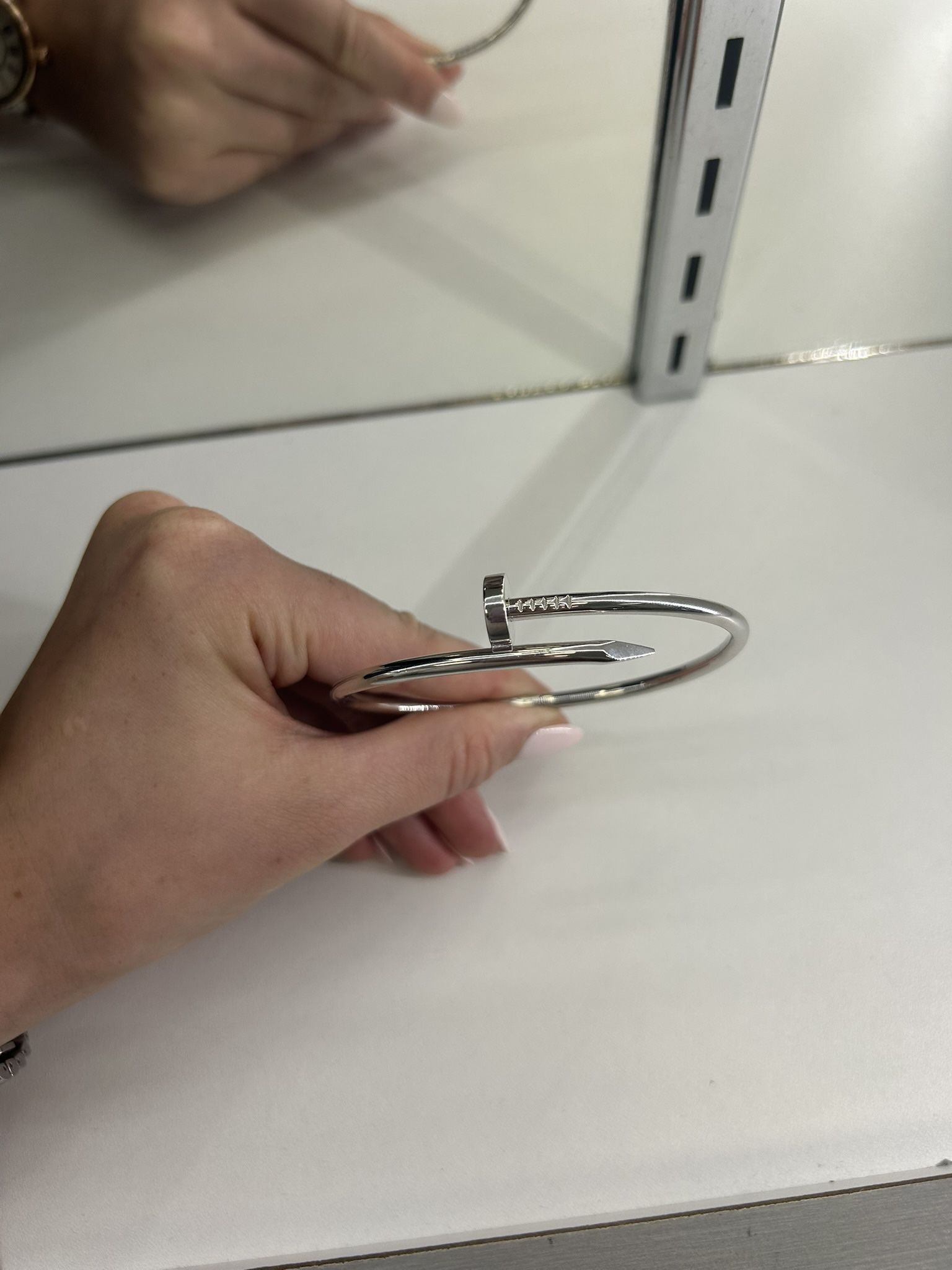 New bracelet 18kt white gold 34.3 grams size 22 