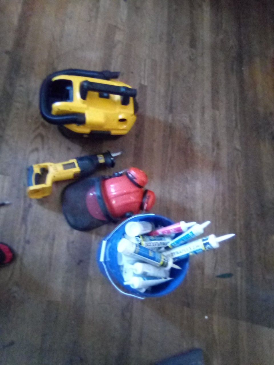 Assorted power tools