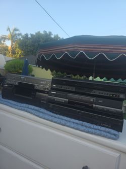 DVD/VHS Players