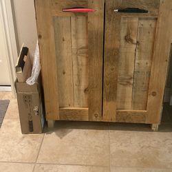 Occasional Table/cabinet