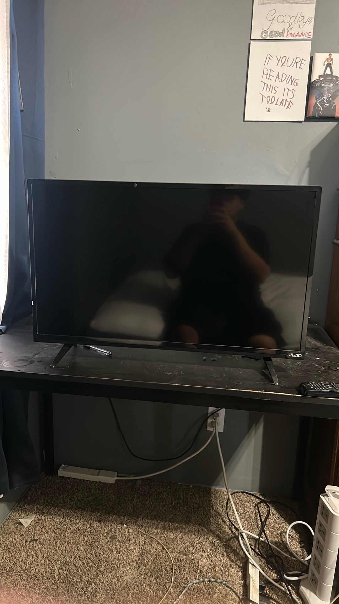 Vizio flat screen Smart Tv 28 inch