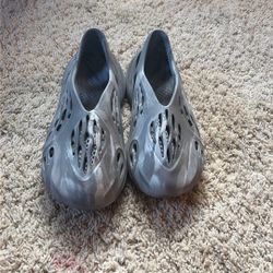 Foam runners size 9.5 Male(Grey and White design)