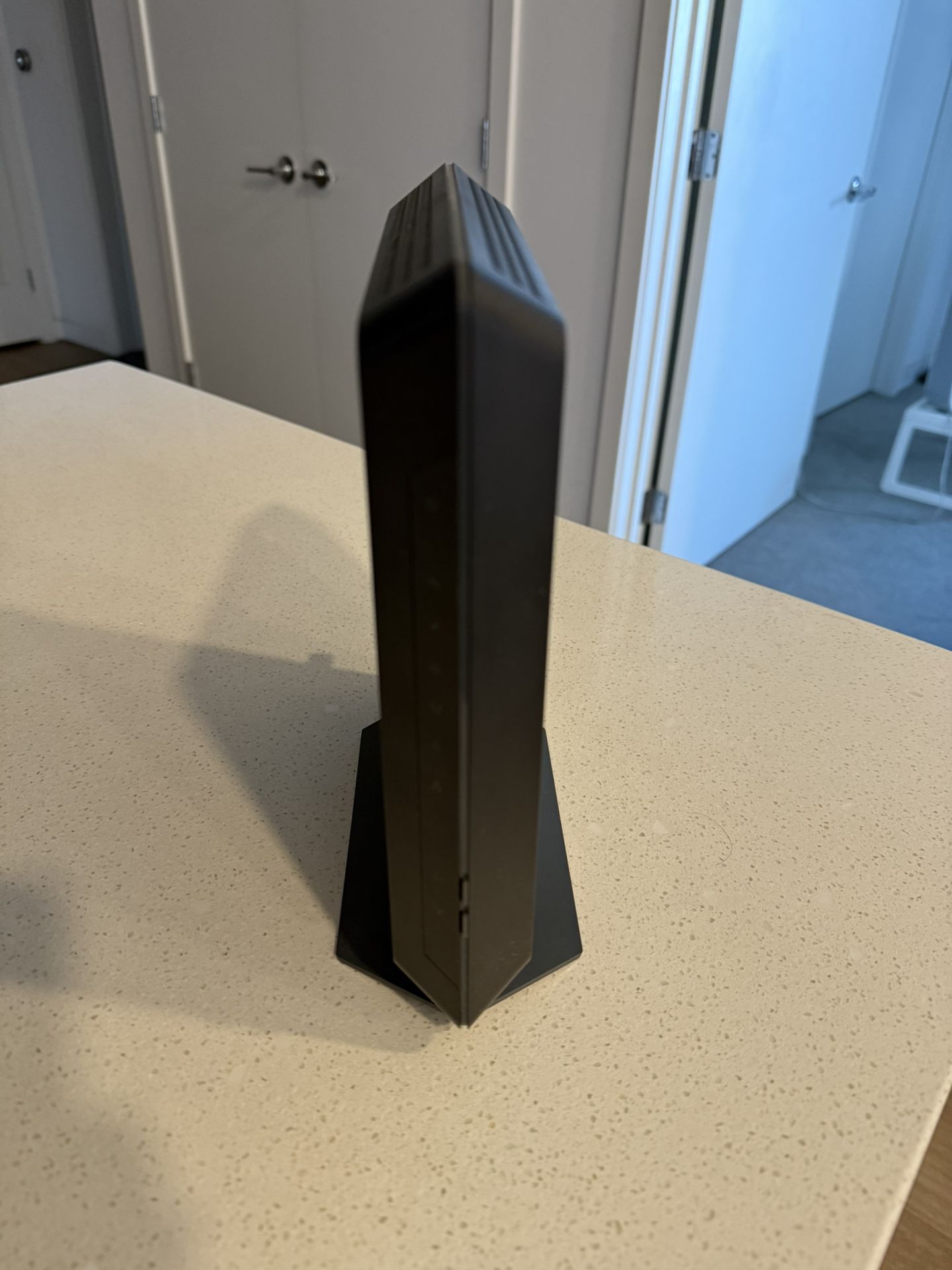 NETGEAR Nighthawk Modem Router Combo C7000V2