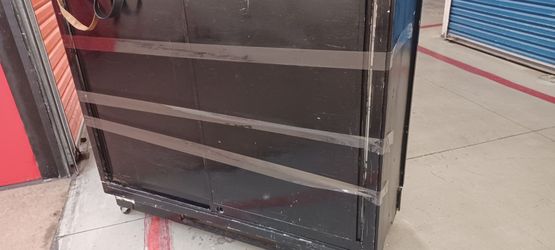 Store display case
