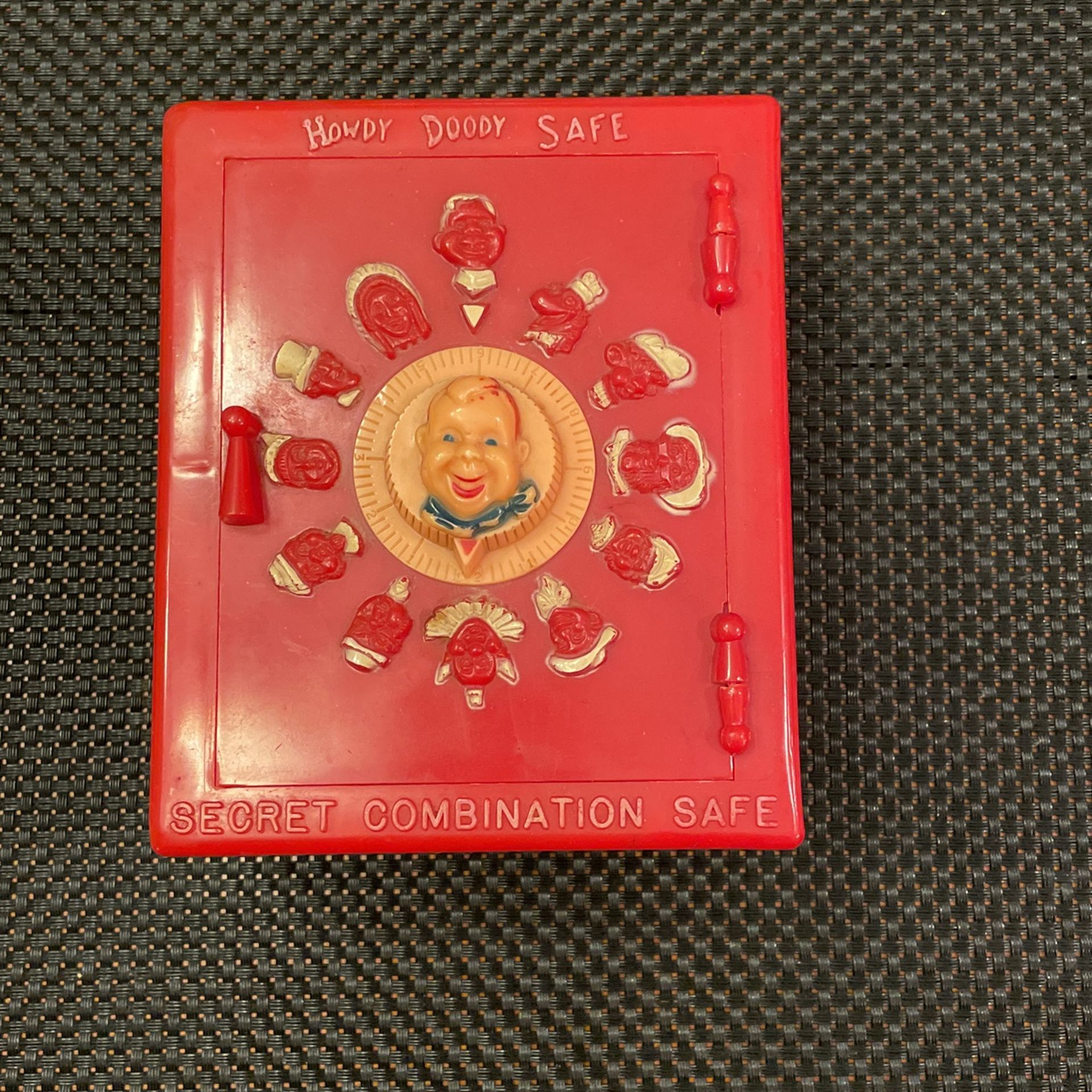 Vintage HOWDY DOODY 1950 Red Plastic Safe with Secret Combination — pre-owned