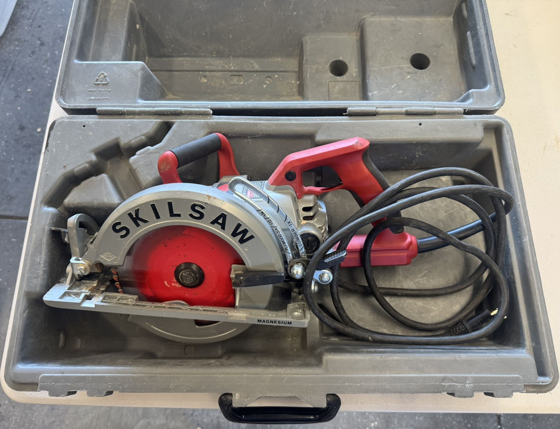 Skilsaw 7 1/4” WormDrive With Case