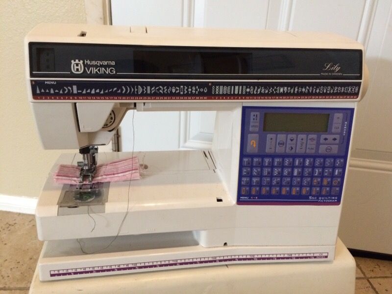 Husqvarna Viking Lily 550 Sewing Machine Quilting Pictogram MADE IN SWEDEN