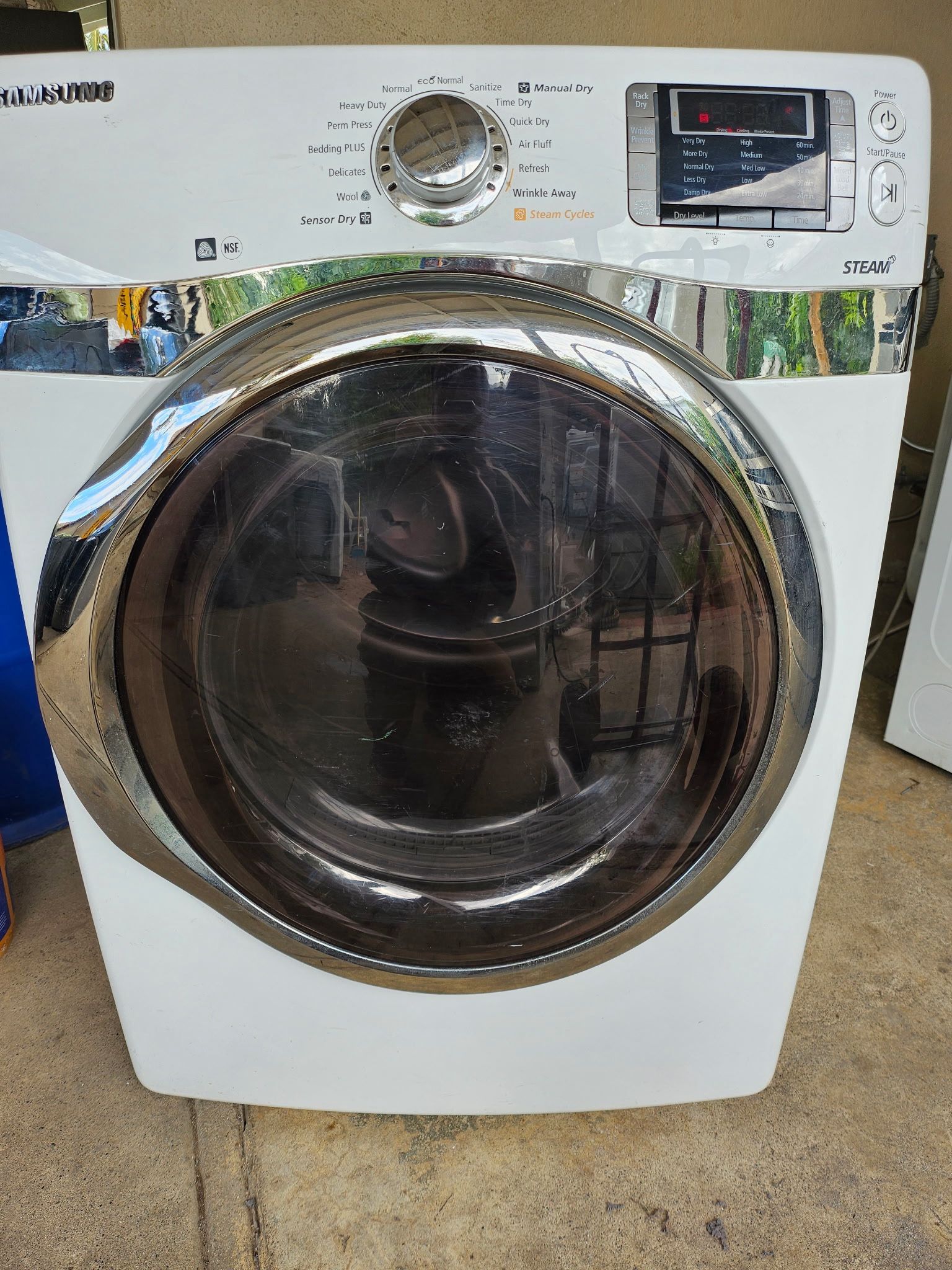 WHITE SAMSUNG ELECTRIC DRYER 