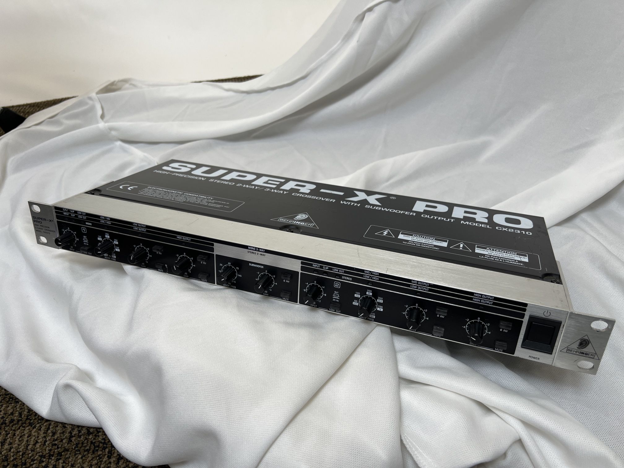 Behringer Super-X Pro CX2310 V2 Multi-channel Crossover with Subwoofer Output